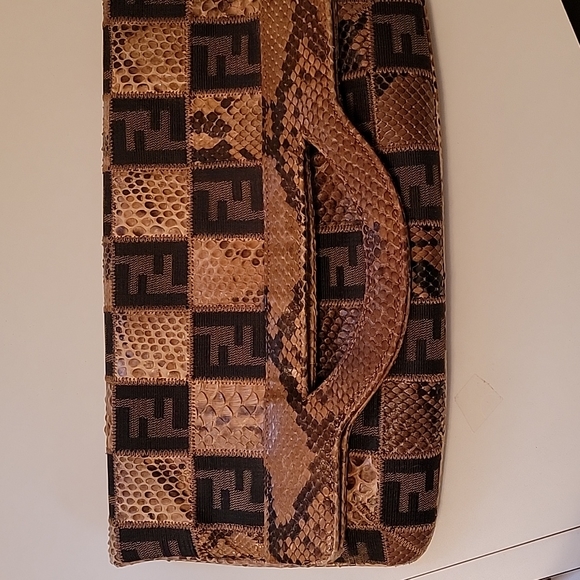 Fendi Handbags - Authentic beautiful Fendi clutch.